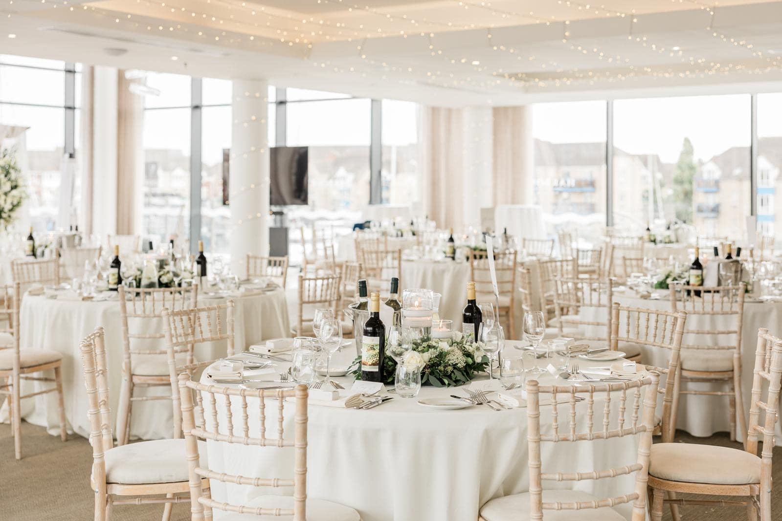 Centrepieces and decorative styling products