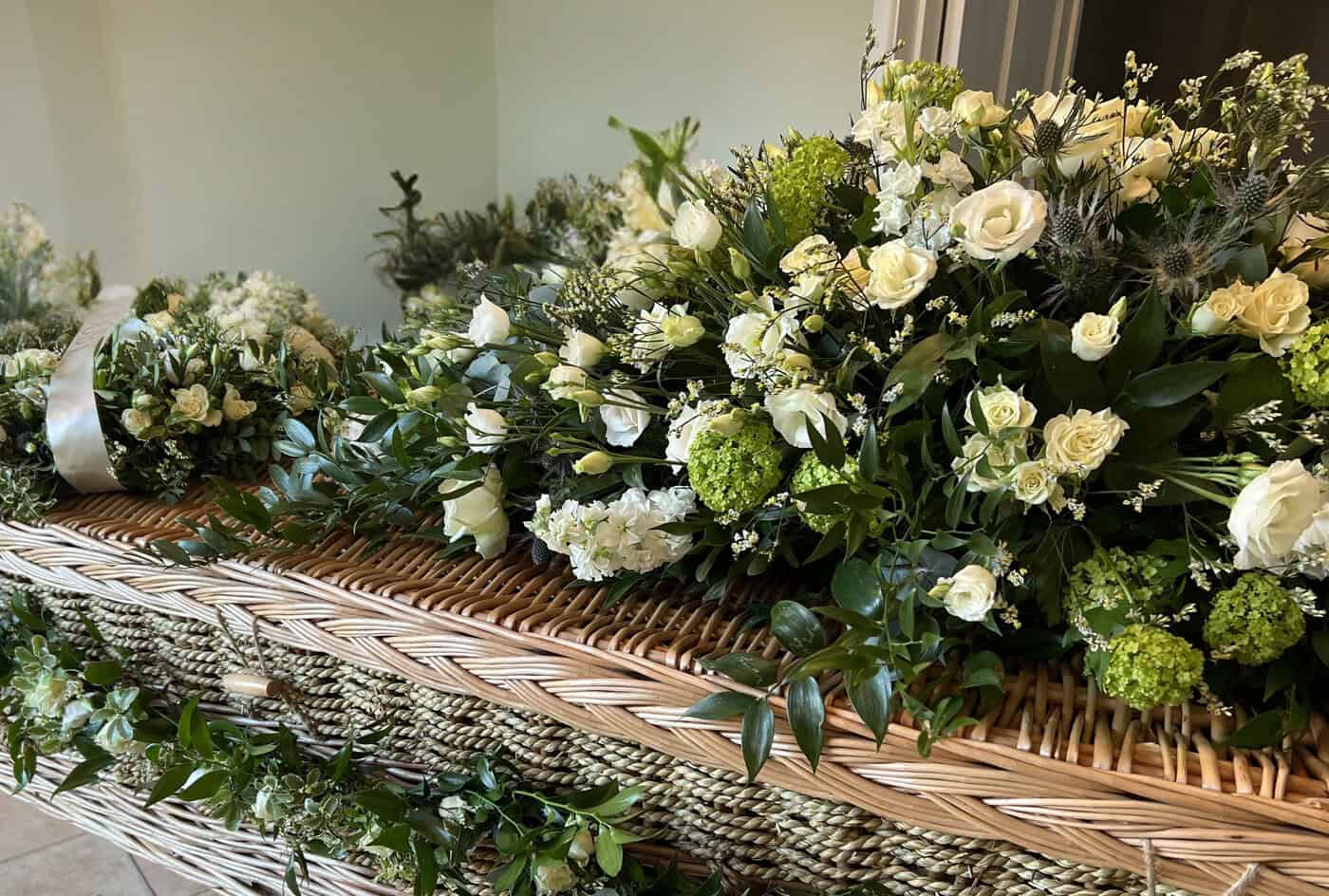Thoughtfully crafted funeral and farewell flowers in Hampshire